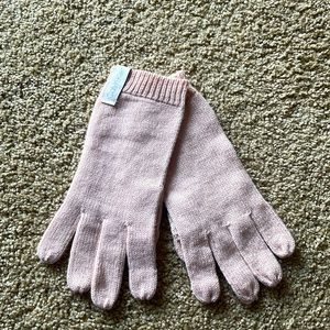 Calvin Klein light pink gloves